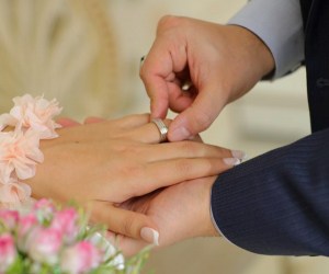 پیشنهاد طرح کرامت همسران خانه دار و حمایت از ازدواج