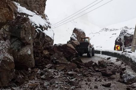 احتمال سقوط بهمن و سنگ در راه های مازندران