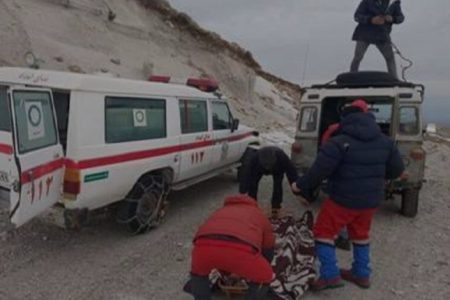جست و جوی امدادگران برای نجات کوهنوردان در دماوند